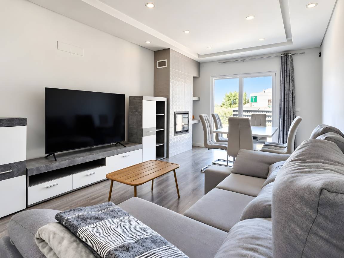 166 M² House ∙ 4 Bedrooms ∙ 7 Guests - Amora