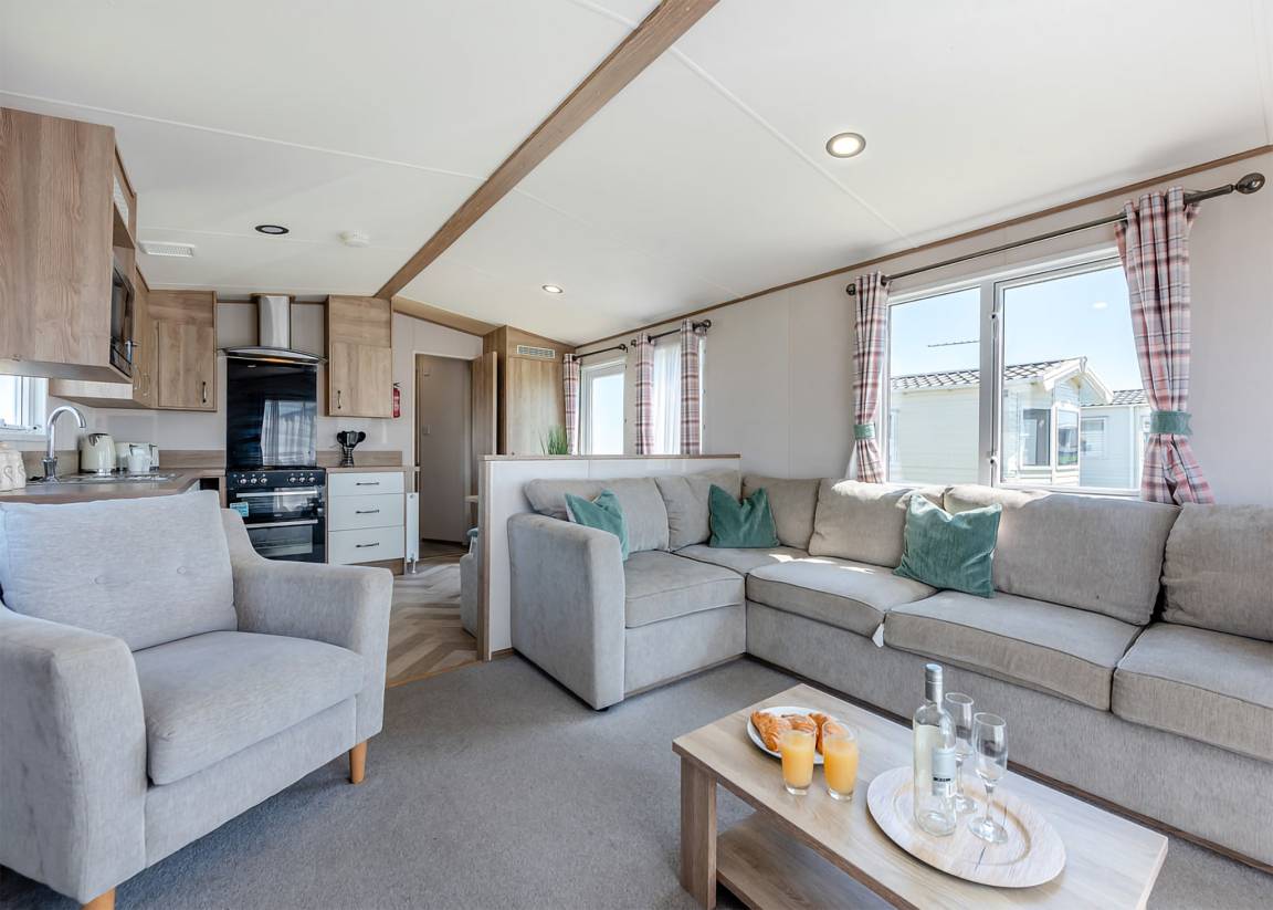 Caravan ∙ 2 Bedrooms ∙ 6 Guests - Hampshire
