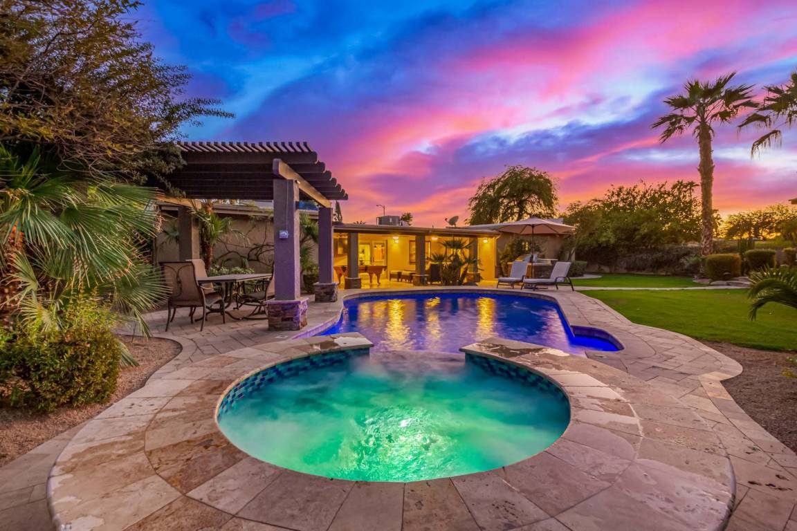 Apartment ∙ 4 Bedrooms ∙ 10 Guests - Phoenix, AZ