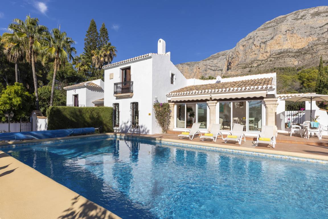 237 M² Villa ∙ 3 Habitaciones ∙ 6 Huéspedes - Denia