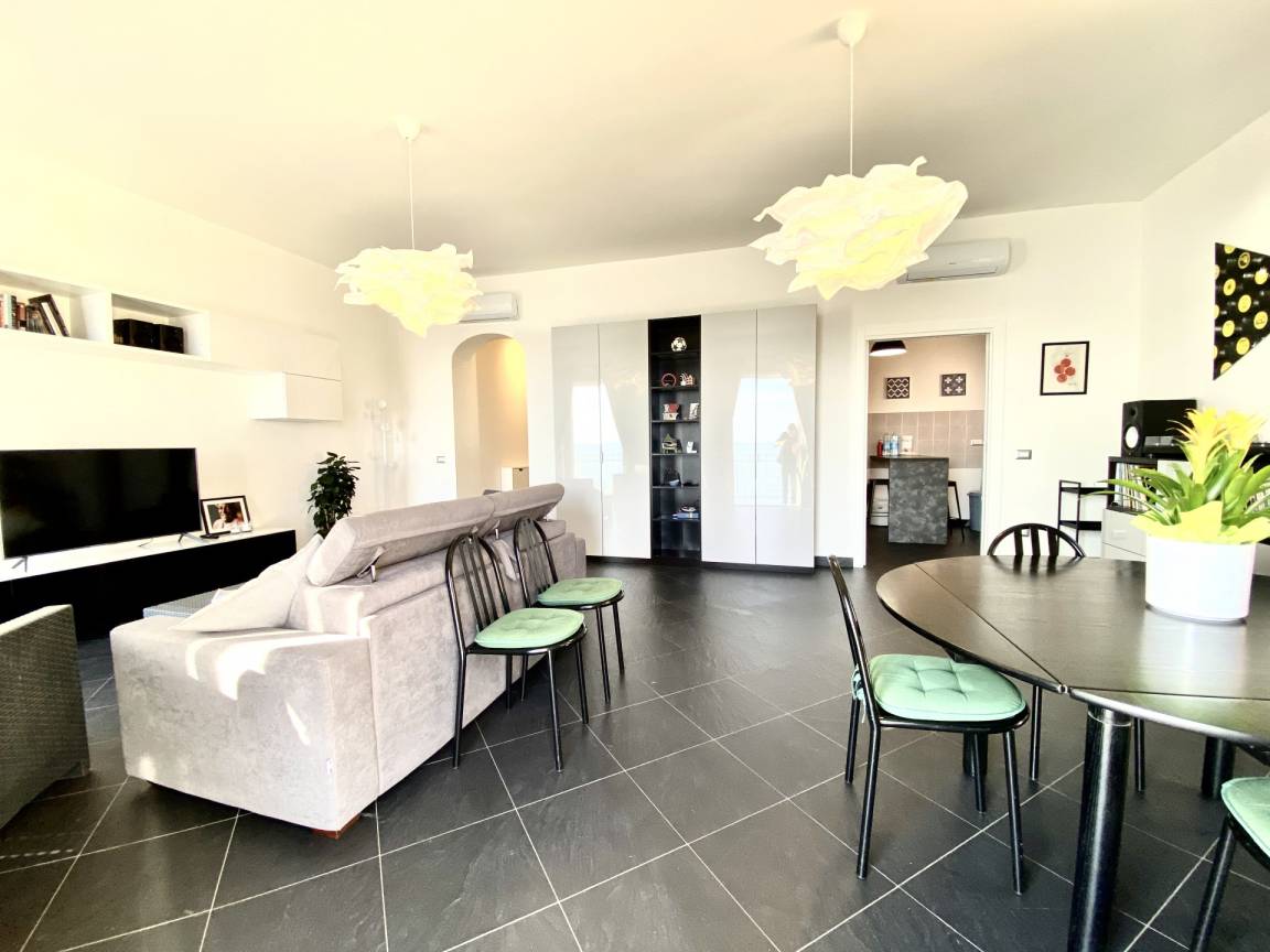 APT with seaview balcony - 5mt from the beach! x2