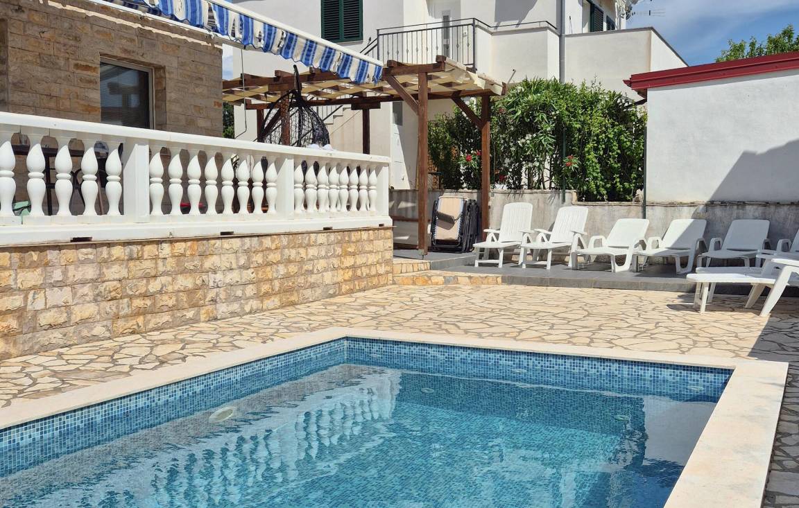 200 M² House ∙ 6 Bedrooms ∙ 12 Guests - Croatia
