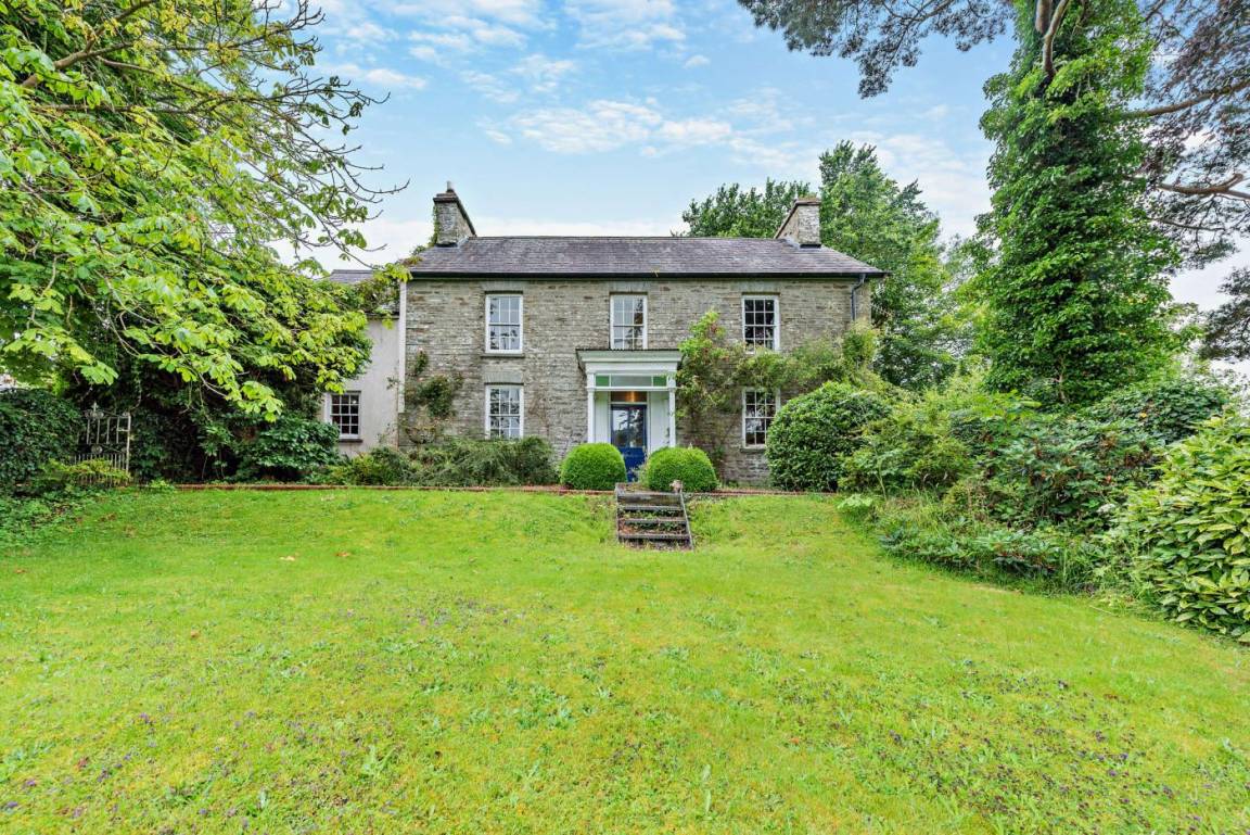 Cottage ∙ 6 Bedrooms ∙ 12 Guests - Wales