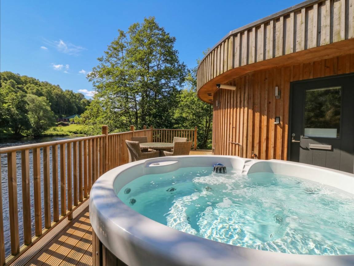 Cottage ∙ 2 Bedrooms ∙ 4 Guests - Loch Tay