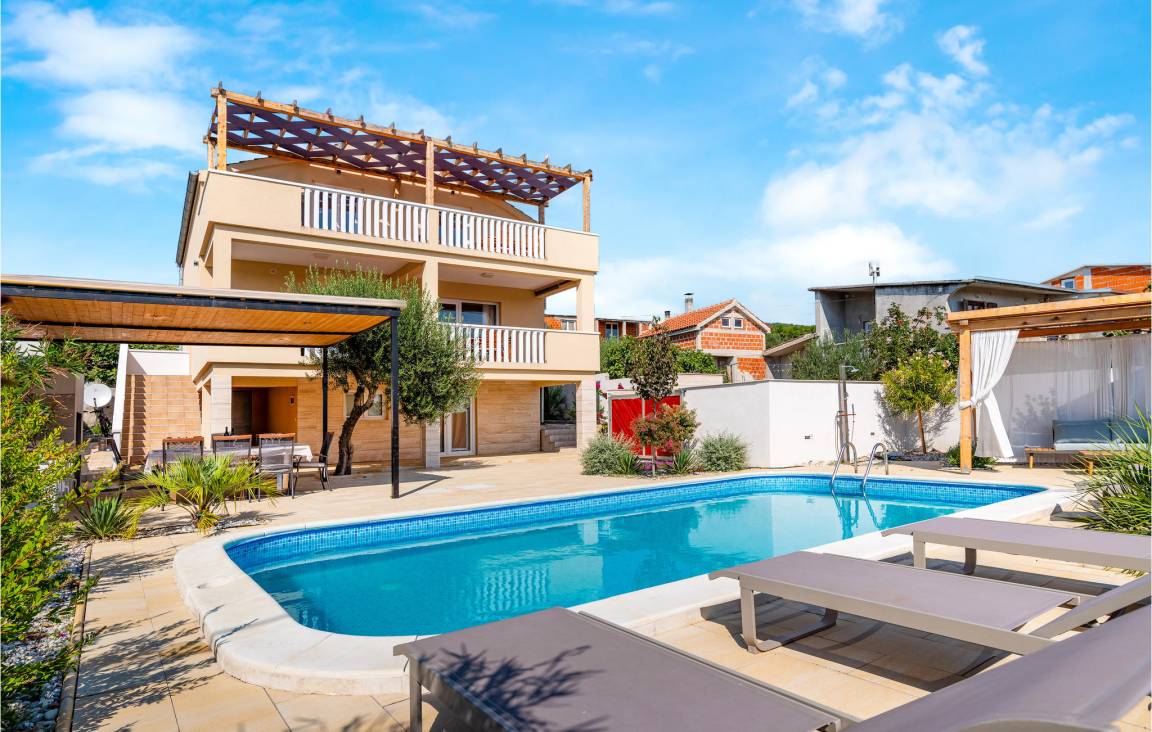 159 M² Ferienhaus ∙ 4 Schlafzimmer ∙ 12 Gäste - Starigrad-Paklenica