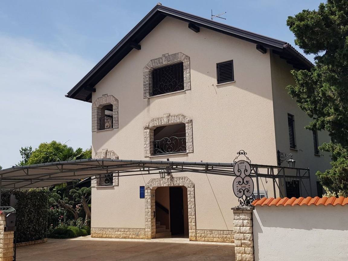 100 M² Ferienwohnung ∙ 3 Schlafzimmer ∙ 7 Gäste - Novigrad