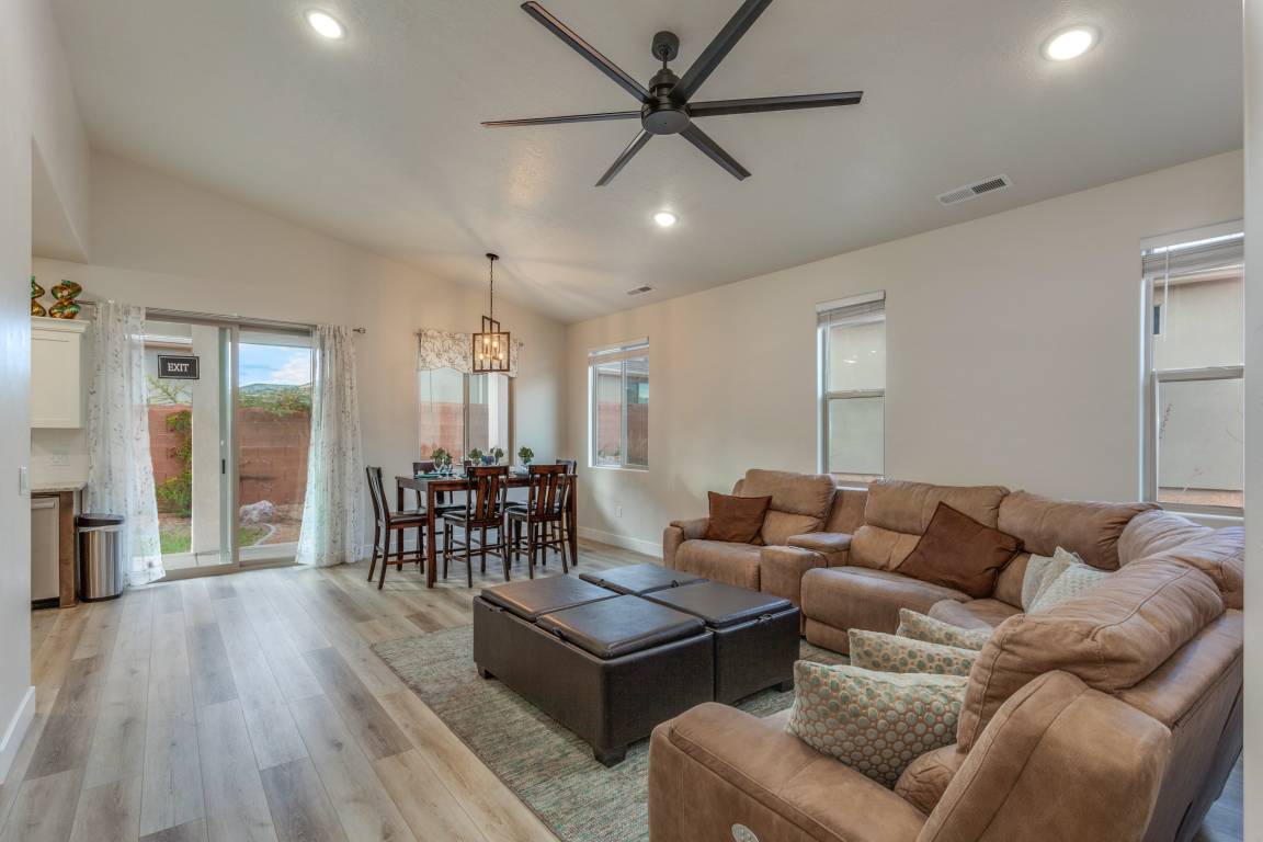 141 M² Ferienhaus ∙ 3 Schlafzimmer ∙ 9 Gäste