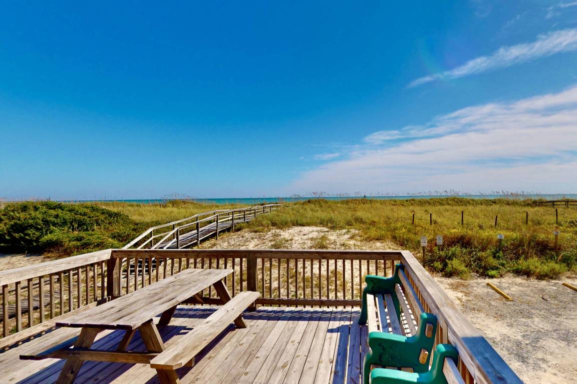 167 M² House ∙ 4 Bedrooms ∙ 12 Guests - Carolina Beach, NC