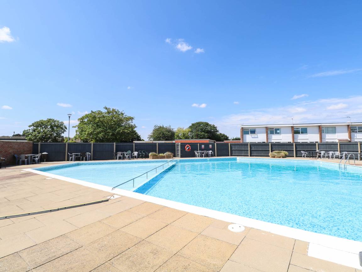 Cottage ∙ 2 Bedrooms ∙ 6 Guests - Winterton-on-Sea