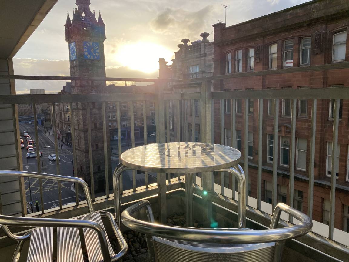 90 M² Apartment ∙ 1 Bedroom ∙ 4 Guests - Glasgow