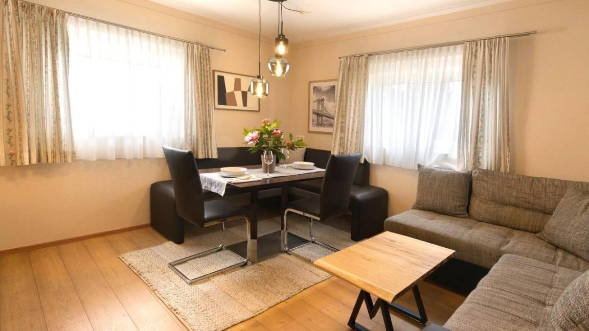 77 M² Ferienwohnung ∙ 2 Schlafzimmer ∙ 5 Gäste - Axams