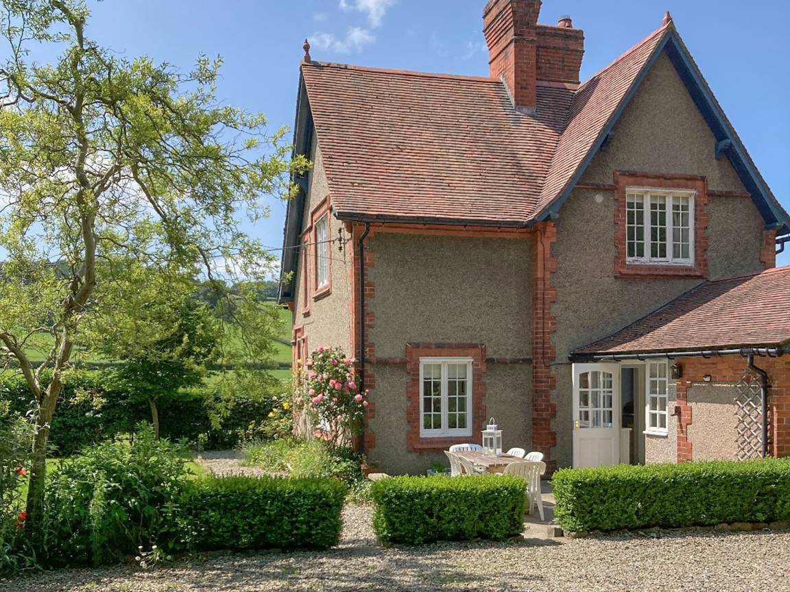 Cottage ∙ 3 Bedrooms ∙ 6 Guests - Mold