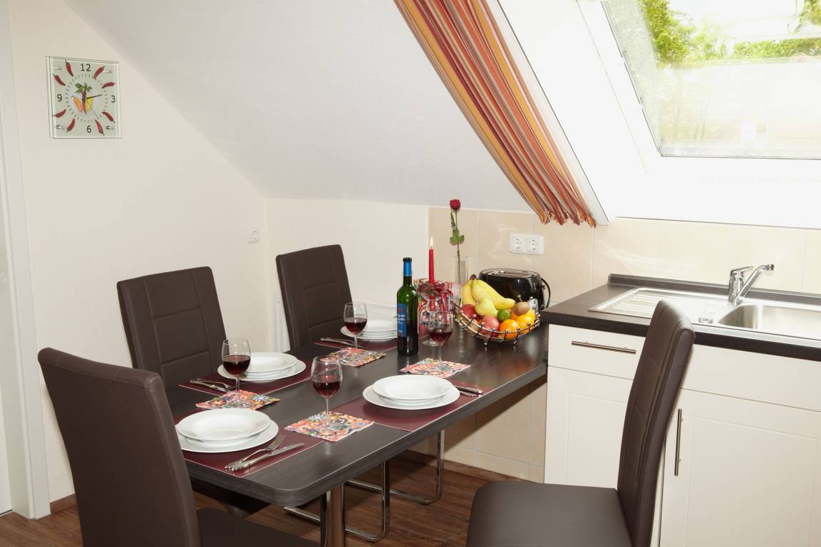 100 m² Ferienwohnung ∙ 2 Schlafzimmer ∙ 4 Gäste – Bild 12