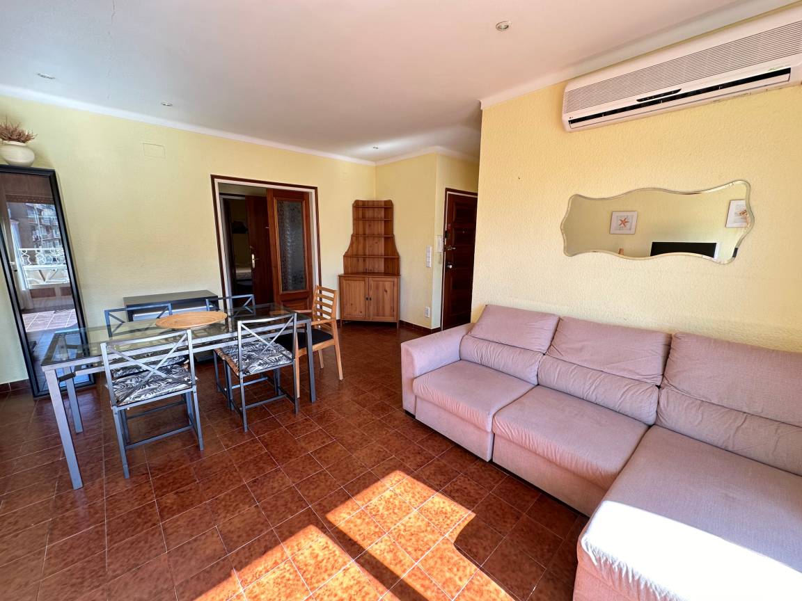 71 M² Huoneisto ∙ 2 Makuuhuonetta ∙ 4 Vierasta - Roses