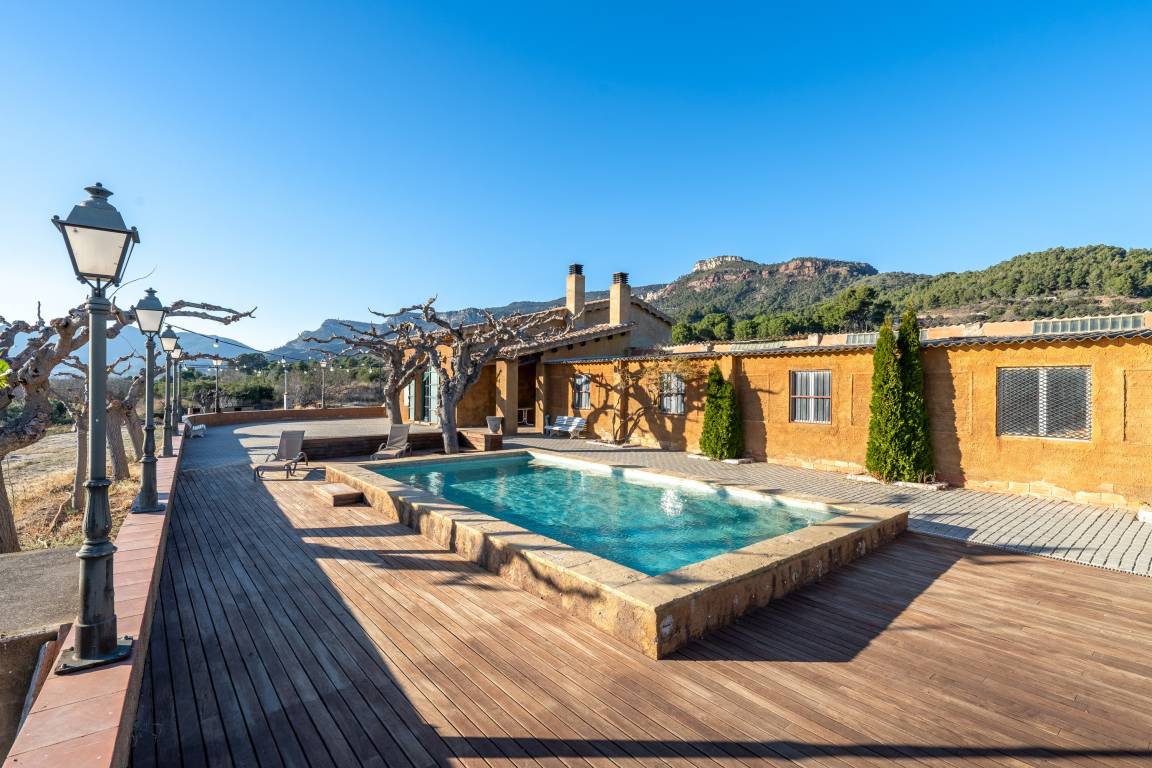 80 M² House ∙ 5 Bedrooms ∙ 12 Guests - Reus