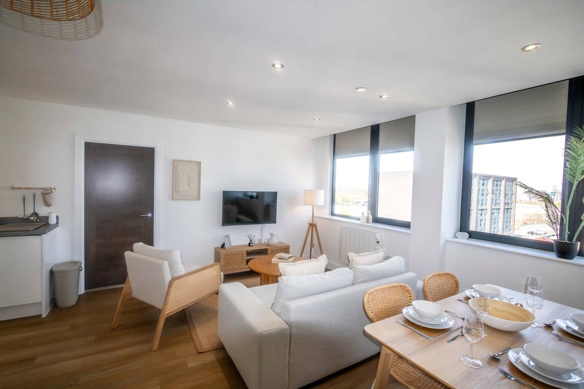 Apartment ∙ 2 Bedrooms ∙ 4 Guests - Old Trafford