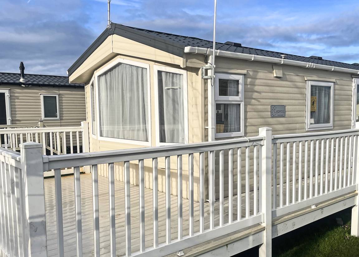 Caravan ∙ 2 Bedrooms ∙ 4 Guests - Wales