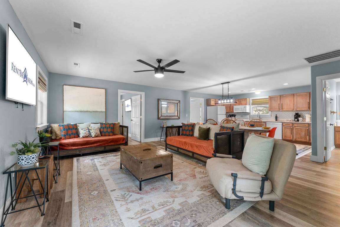 Condo ∙ 2 Bedrooms ∙ 8 Guests - Kimberling City, MO