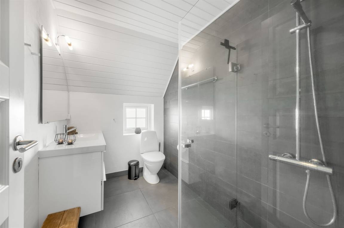 212 m² Ferienhaus ∙ 6 Schlafzimmer ∙ 14 Gäste – Bild 32