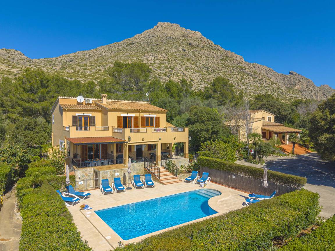 250 M² Villa ∙ 5 Bedrooms ∙ 10 Guests - Port de Pollença