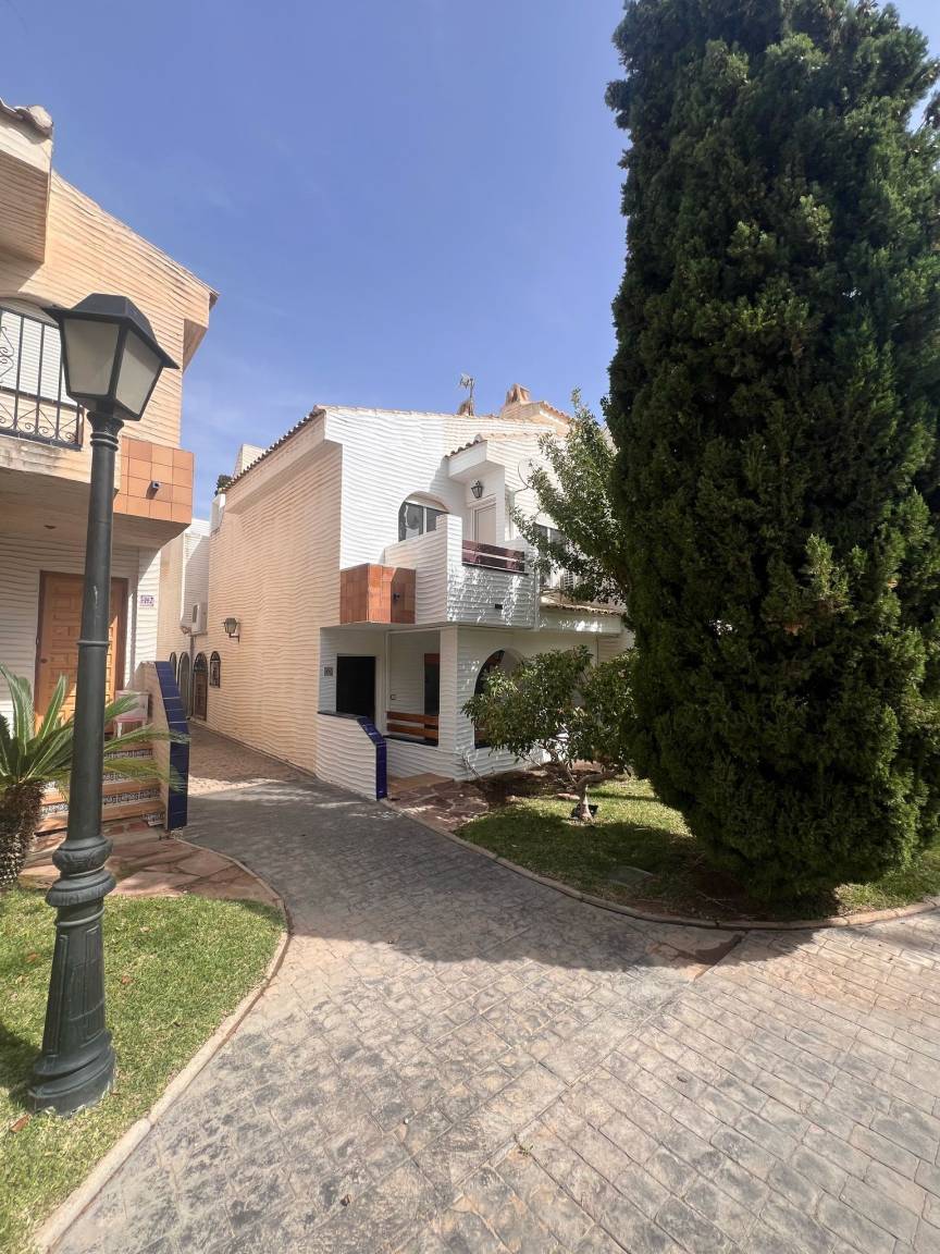 95 M² House ∙ 3 Bedrooms ∙ 6 Guests - Alicante