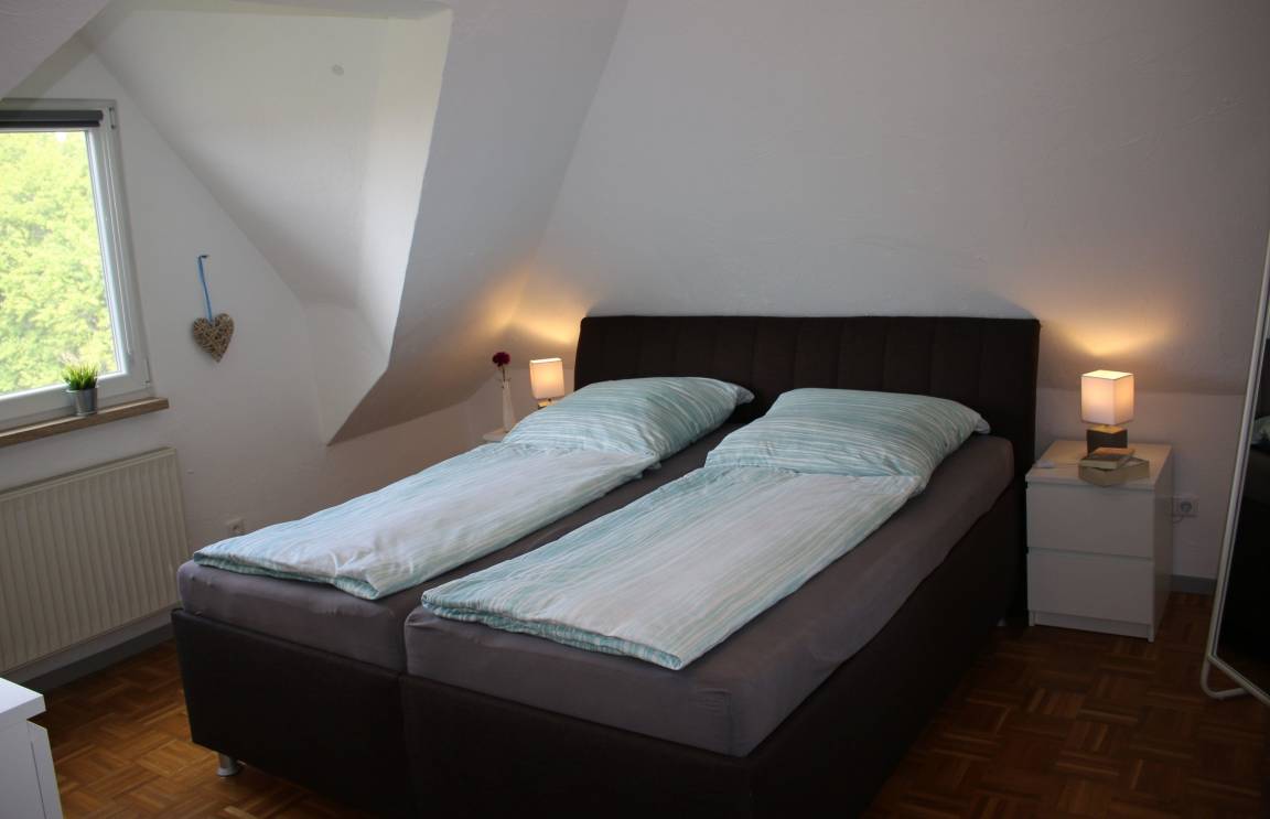 90 m² Ferienwohnung ∙ 2 Schlafzimmer ∙ 4 Gäste – Bild 3