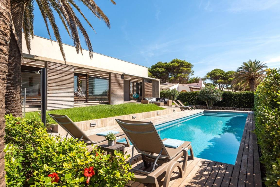 120 M² Villa ∙ 5 Bedrooms ∙ 8 Guests - Binibeca