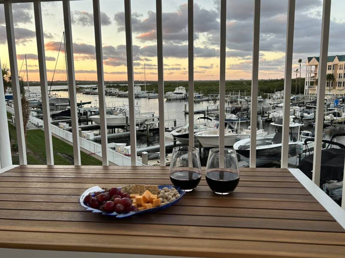 240 M² Apartamento ∙ 3 Habitaciones ∙ 7 Huéspedes - Port Orange