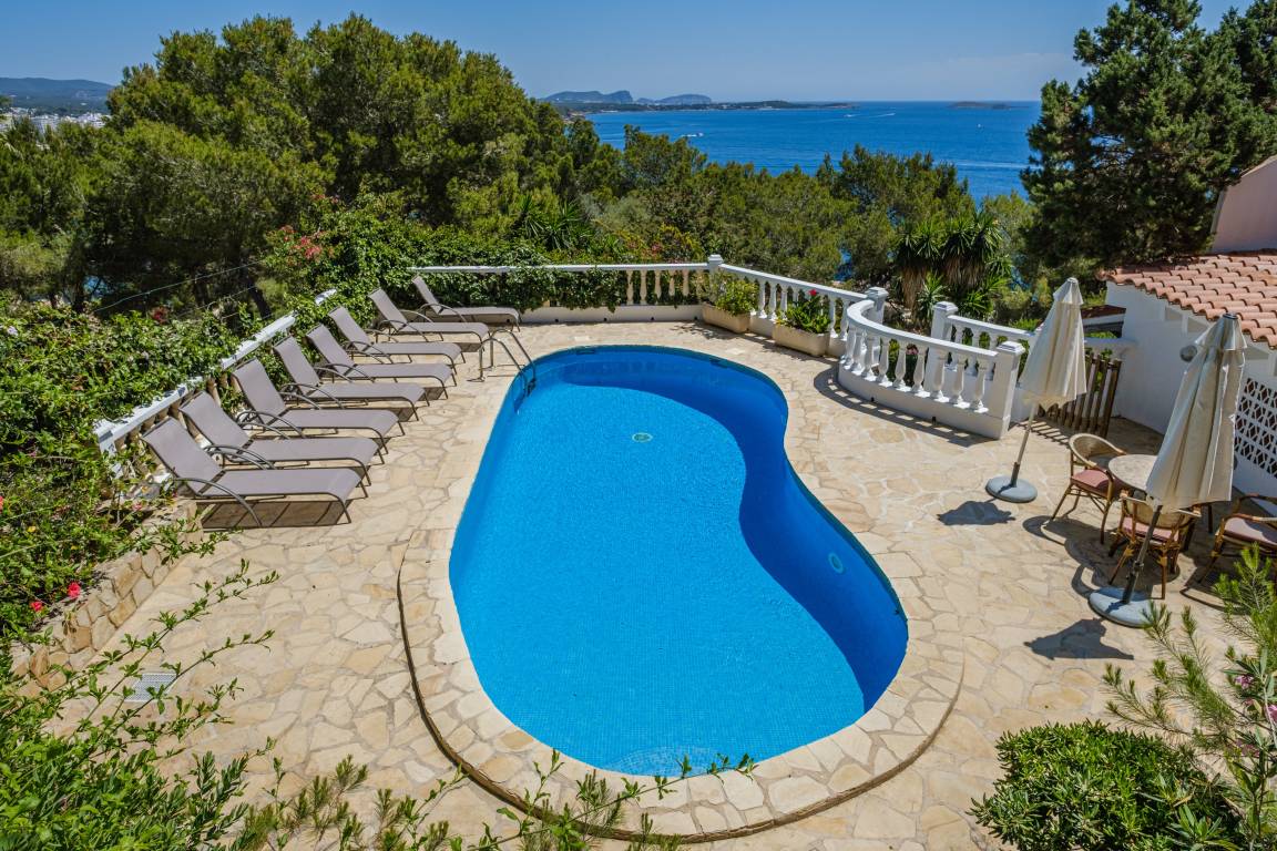 600 M² Villa ∙ 5 Bedrooms ∙ 9 Guests - Santa Eulària des Riu
