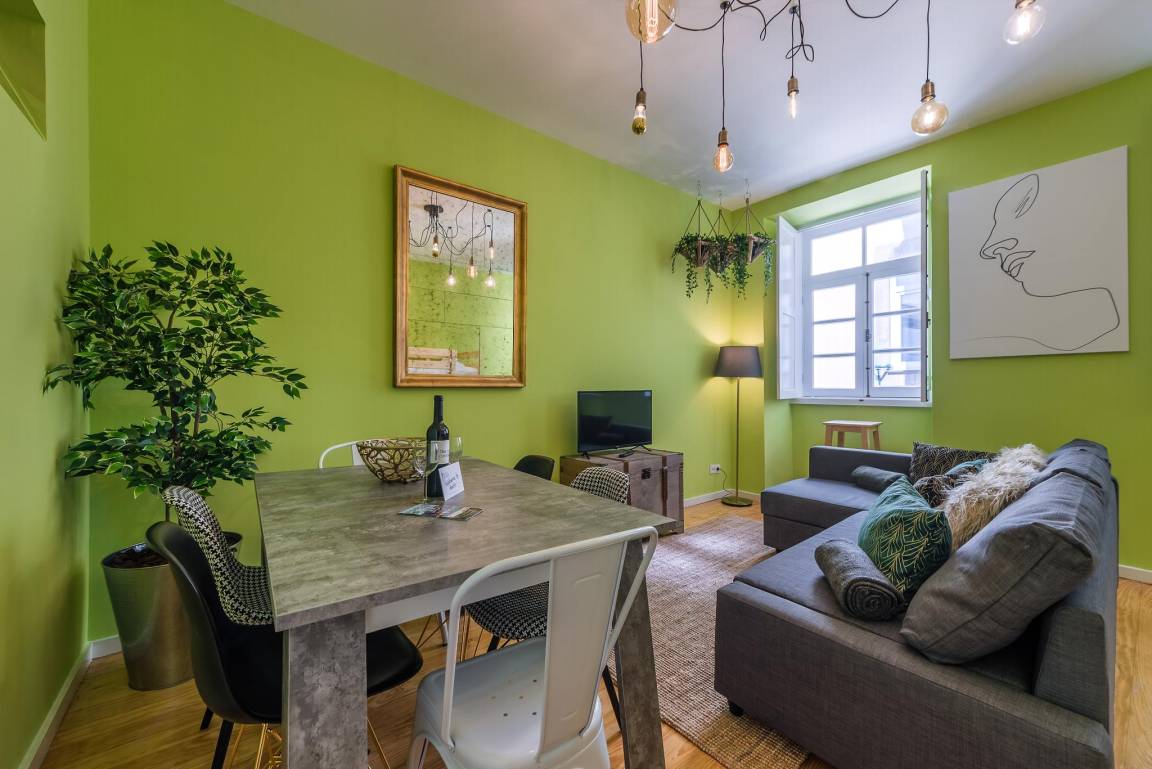 100 M² Apartamento ∙ 2 Habitaciones ∙ 6 Huéspedes - Oporto