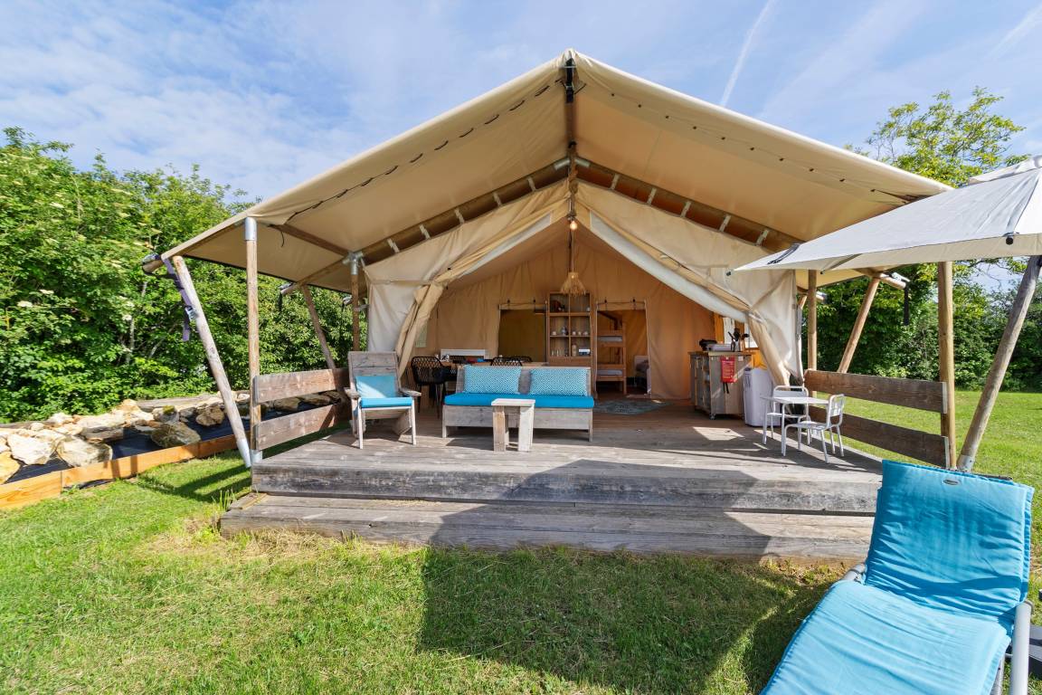 25 M² Camping ∙ 2 Chambres ∙ 4 Personnes - Souillac