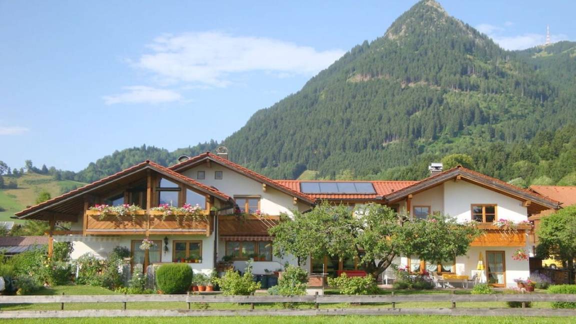 75 M² Ferienhaus ∙ 2 Schlafzimmer ∙ 4 Gäste - Sonthofen