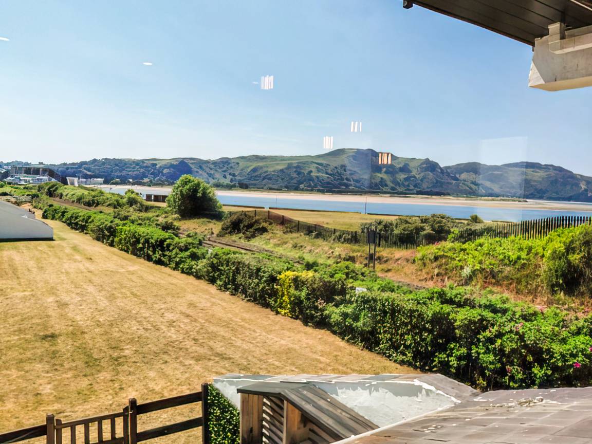 Apartment ∙ 3 Bedrooms ∙ 6 Guests - Conwy