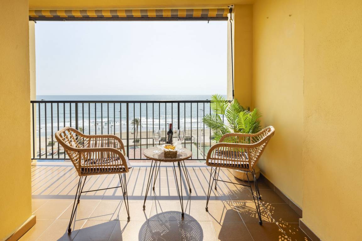 100 M² Apartment ∙ 3 Bedrooms ∙ 6 Guests - Valencia