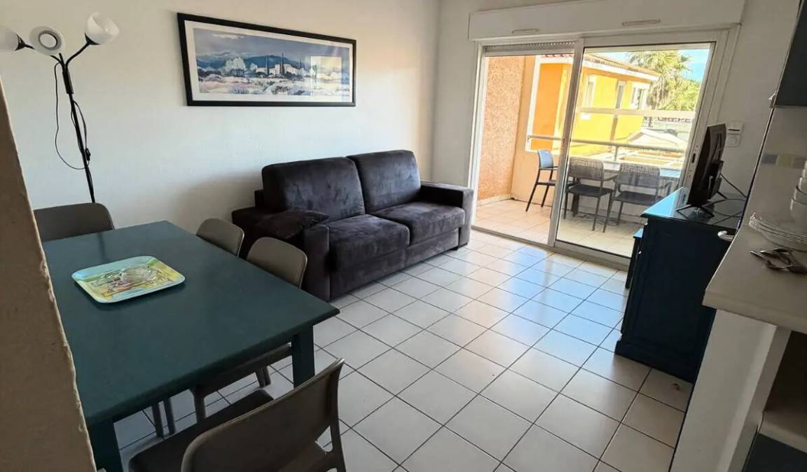 35 M² Apartment ∙ 3 Bedrooms ∙ 6 Guests - Vias