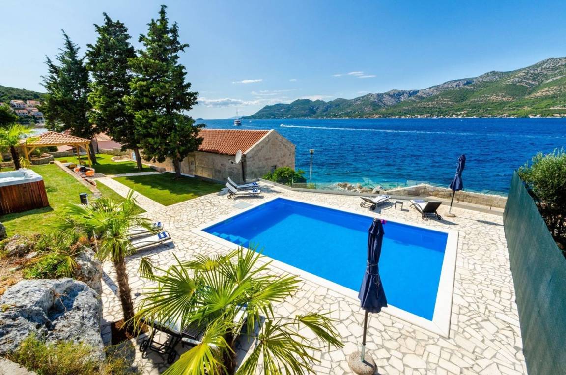 246 M² Villa ∙ 4 Bedrooms ∙ 8 Guests - Korčula