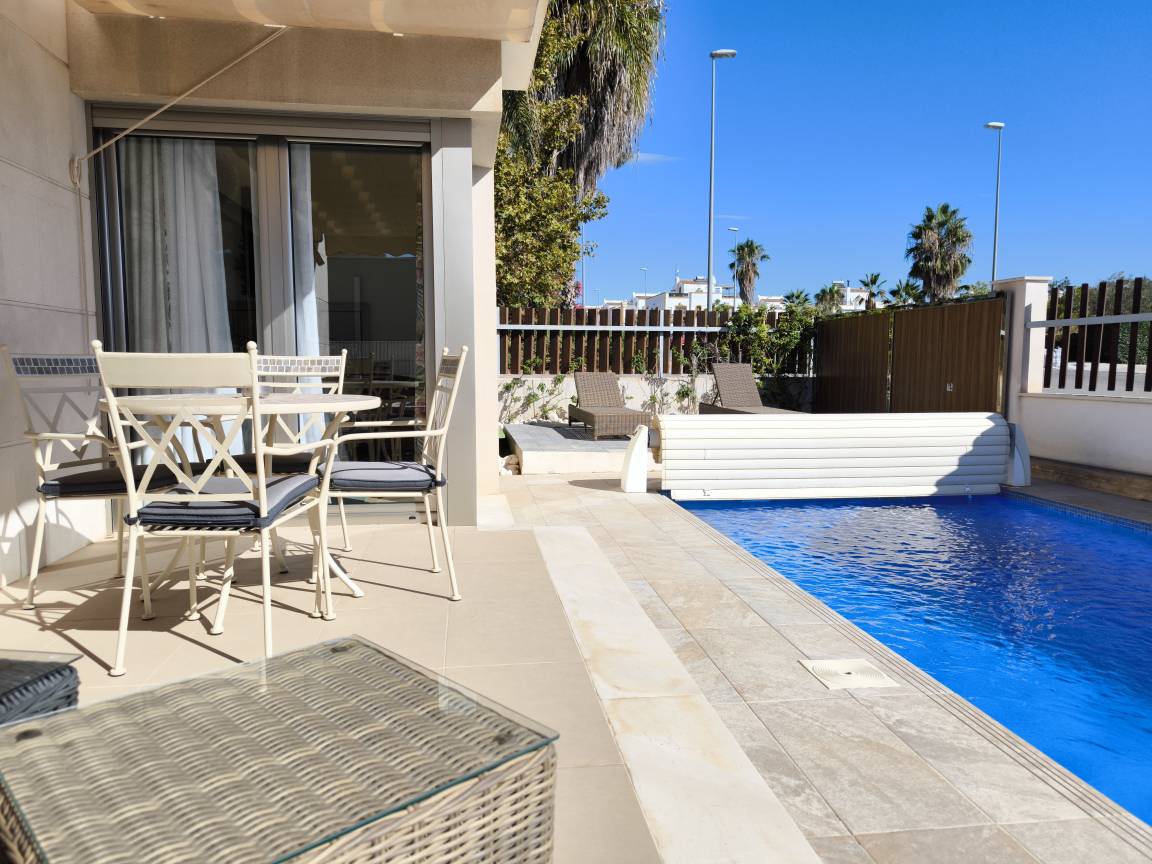80 M² Villa ∙ 3 Habitaciones ∙ 6 Huéspedes - Orihuela