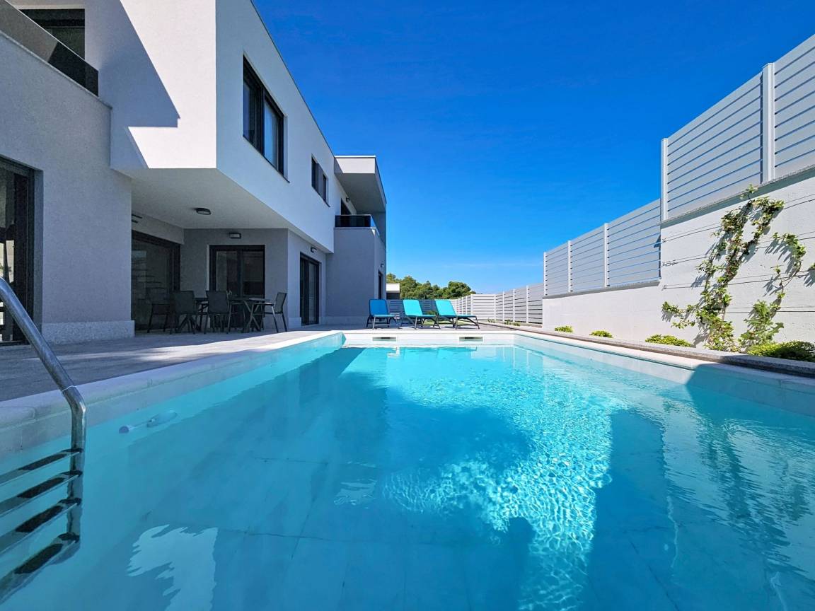170 M² House ∙ 3 Bedrooms ∙ 6 Guests - Supetar