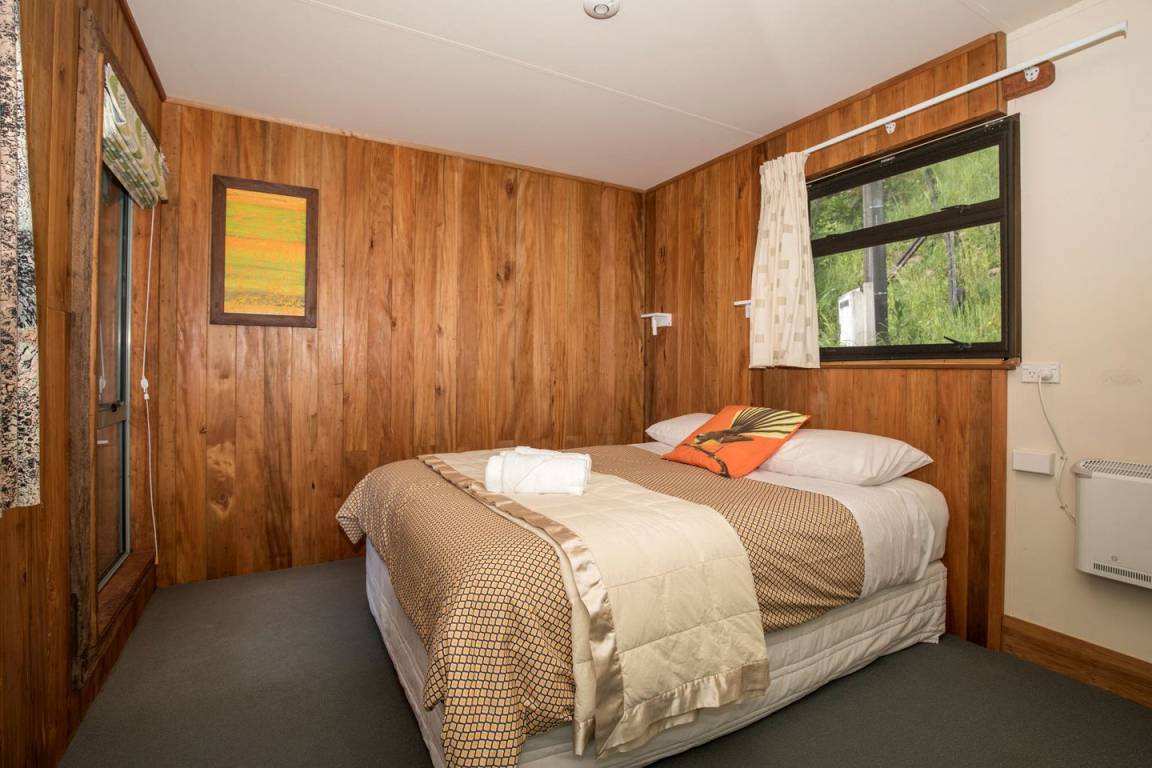 House ∙ 1 Bedroom ∙ 2 Guests 4