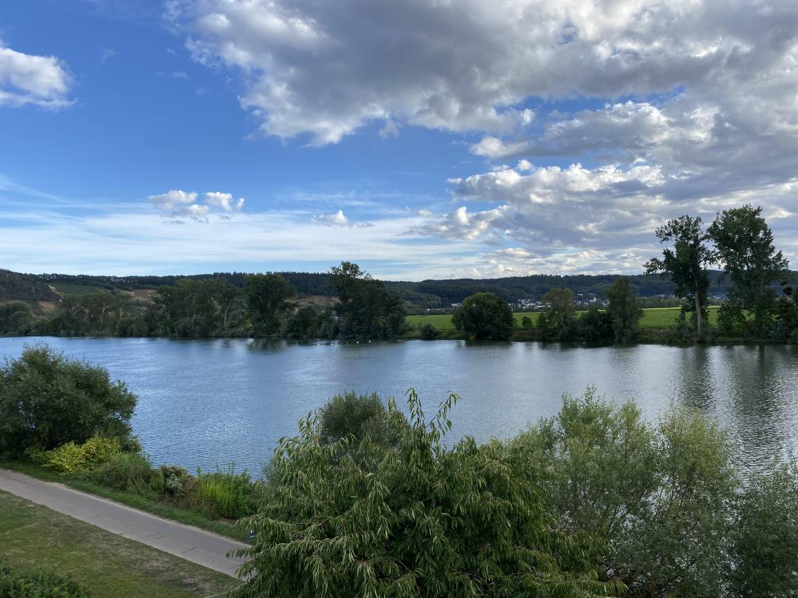 120 M² Apartment ∙ 2 Bedrooms ∙ 4 Guests - Trier