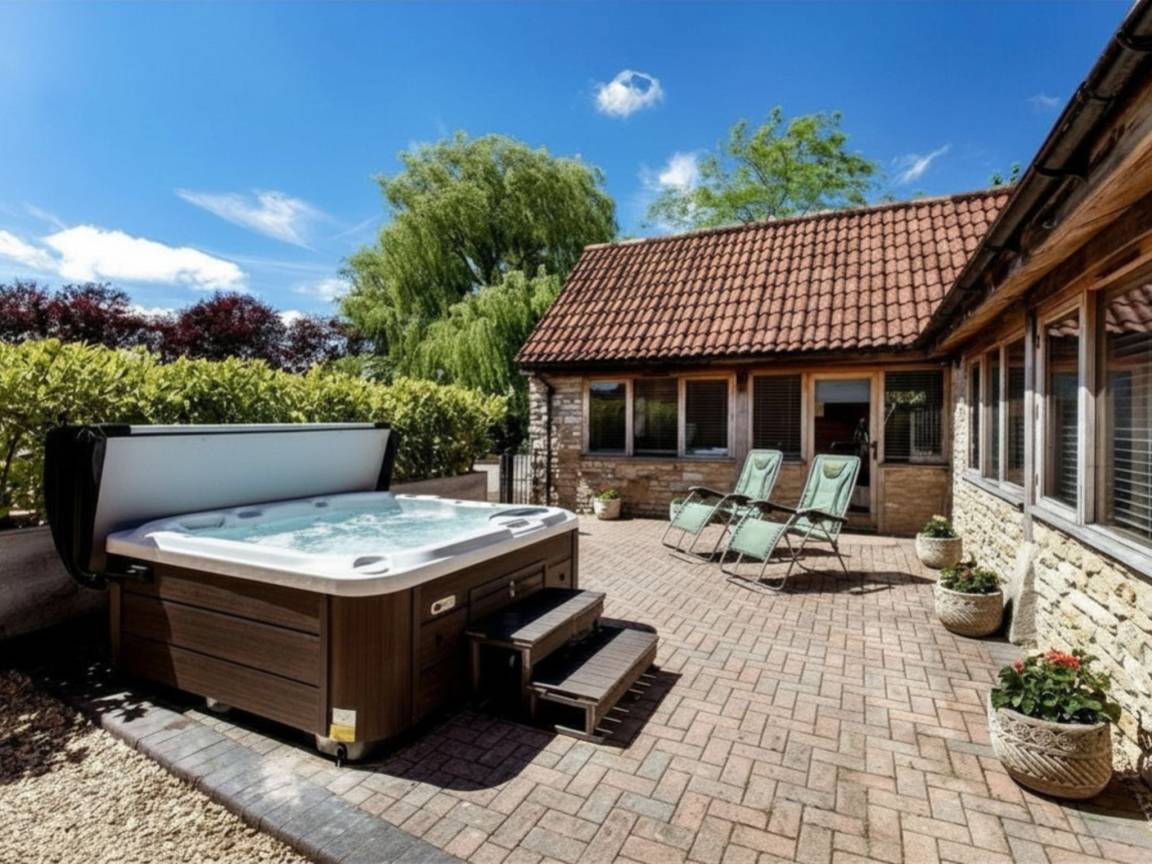 75 M² House ∙ 2 Bedrooms ∙ 4 Guests - Melksham