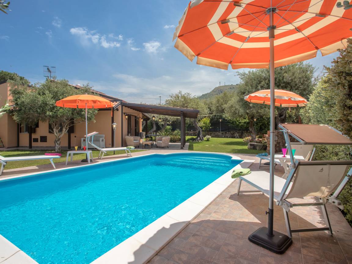 85 M² Maison De Vacances ∙ 3 Chambres ∙ 6 Personnes - Cefalù