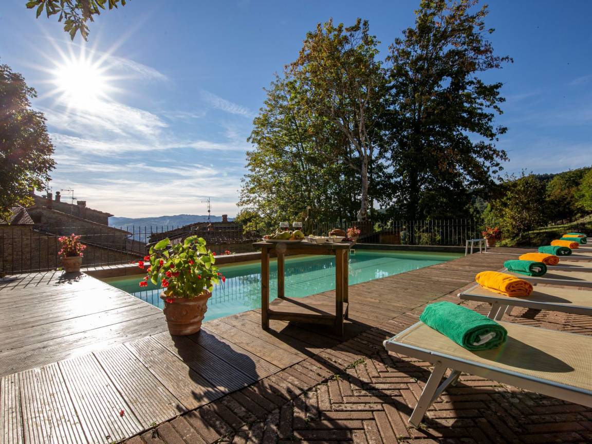 550 M² Ferienhaus ∙ 13 Schlafzimmer ∙ 32 Gäste - Poppi