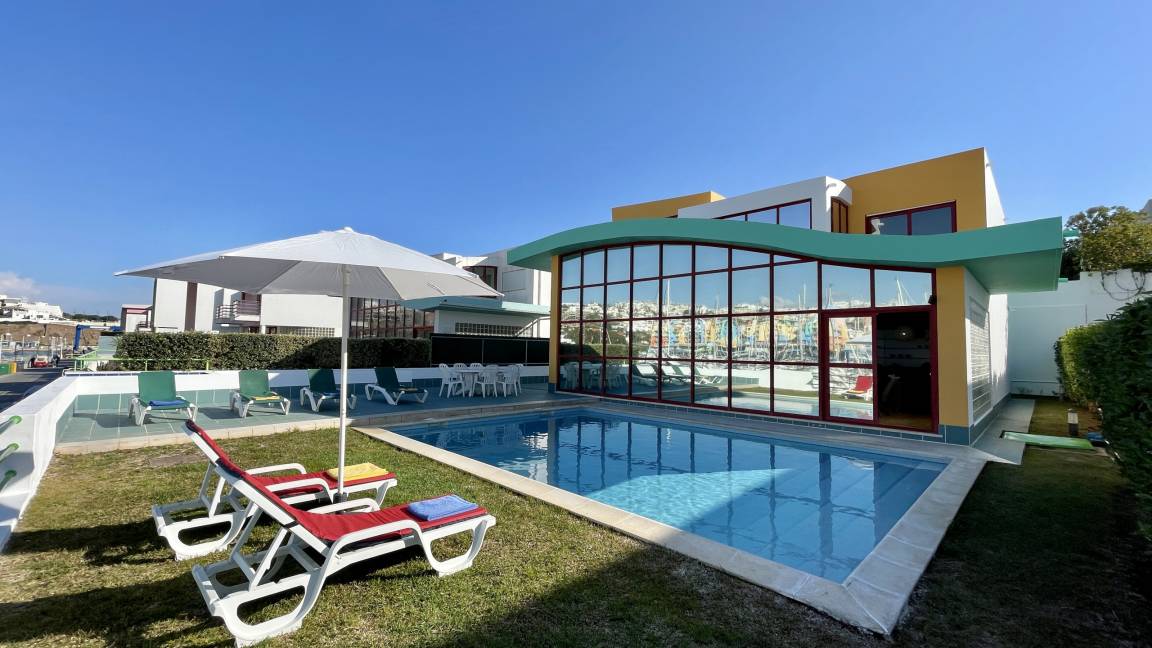 250 M² Villa ∙ 4 Chambres ∙ 10 Personnes - Albufeira