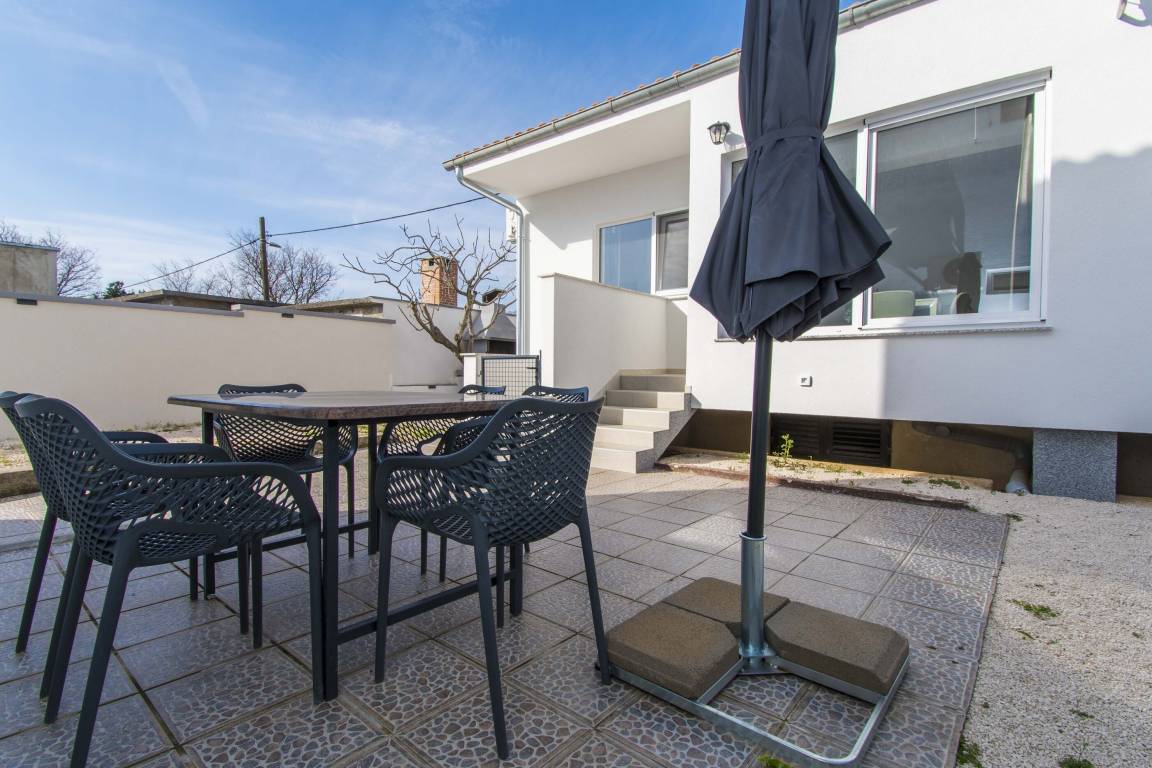 60 M² Ferienwohnung ∙ 2 Schlafzimmer ∙ 6 Gäste - Starigrad-Paklenica
