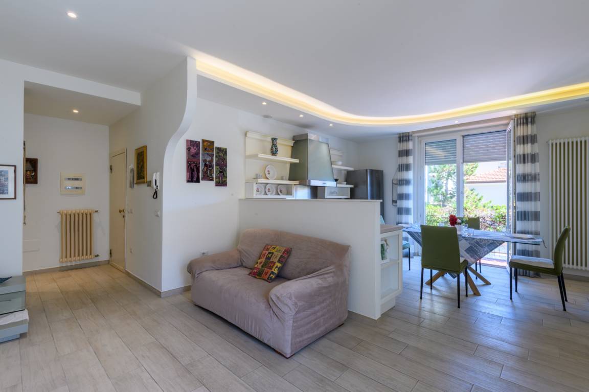 120 M² Apartment ∙ 2 Bedrooms ∙ 4 Guests - Pesaro