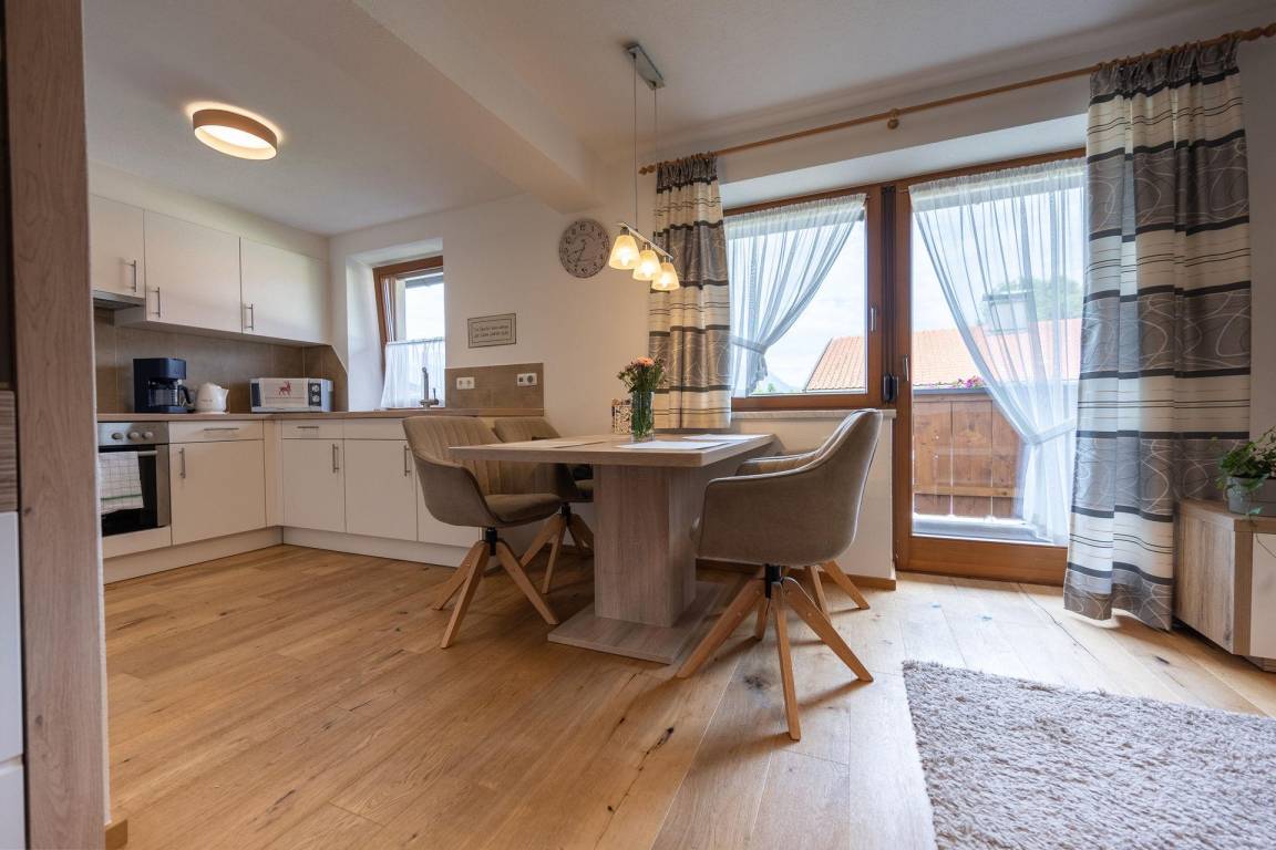 70 M² Ferienwohnung ∙ 2 Schlafzimmer ∙ 4 Gäste - Kössen