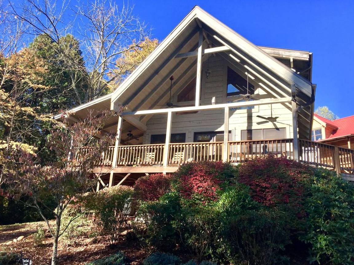 House ∙ 4 Bedrooms ∙ 8 Guests - Maggie Valley, NC