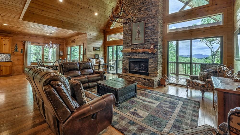 Cabin ∙ 5 Bedrooms ∙ 14 Guests - Ellijay, GA