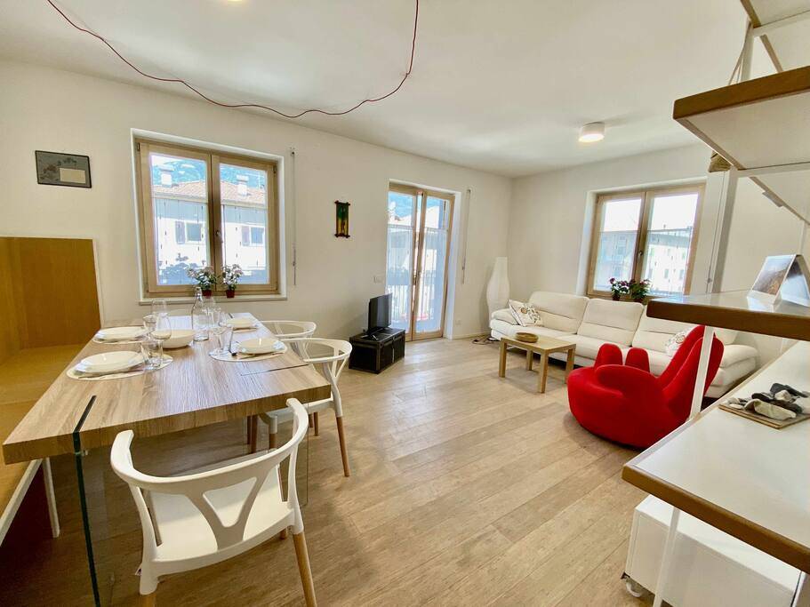 75 M² Ferienwohnung ∙ 2 Schlafzimmer ∙ 4 Gäste - Cles